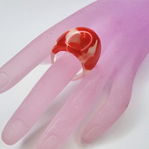 Chunky Oval Shape Resin Ring With Red and White Pill Beads Lucite Large Ring - Picture 2 of 8